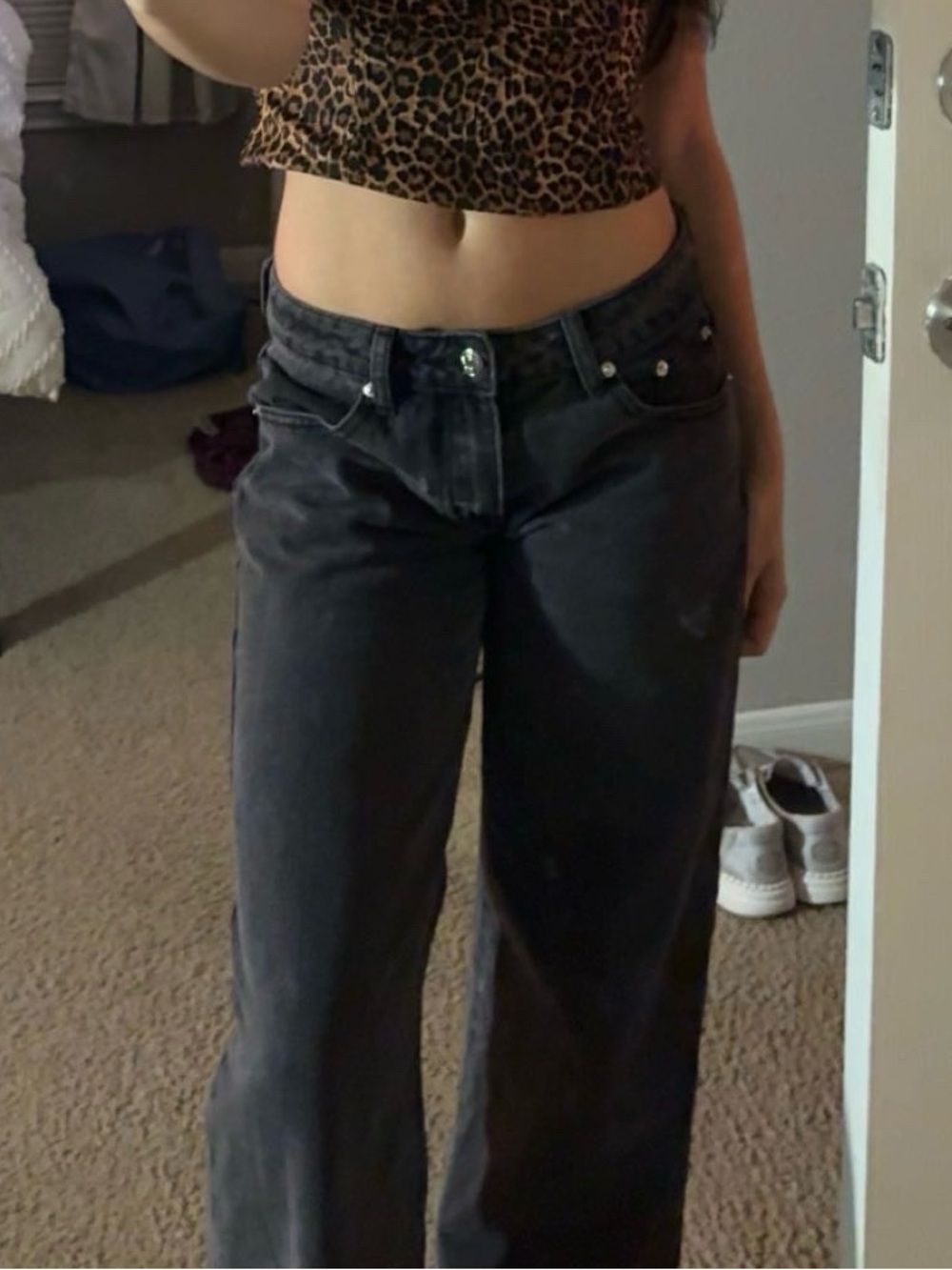Edikted Petite Raelynn Washed Low-Rise Baggy Jeans
